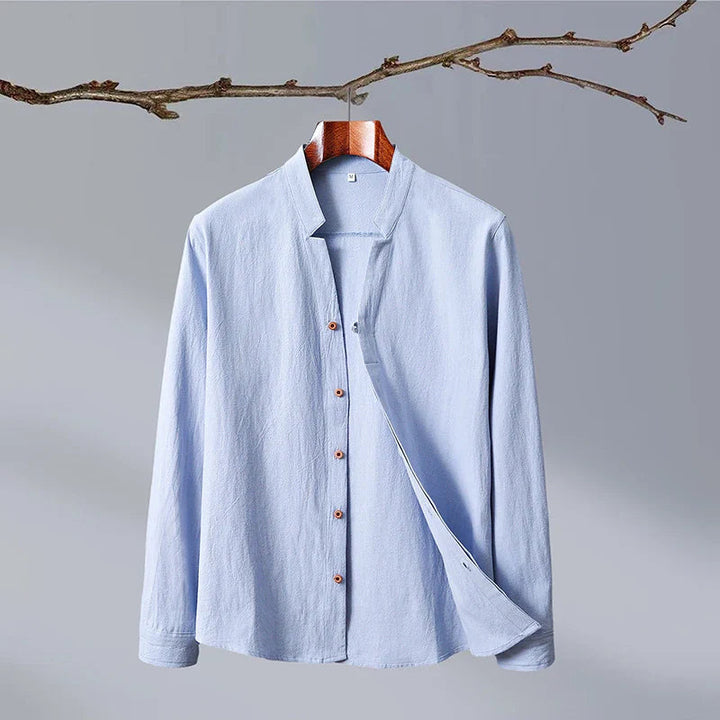 Elegant japansk herrskjorta, långärmad och bekväm för modernt herrmode.