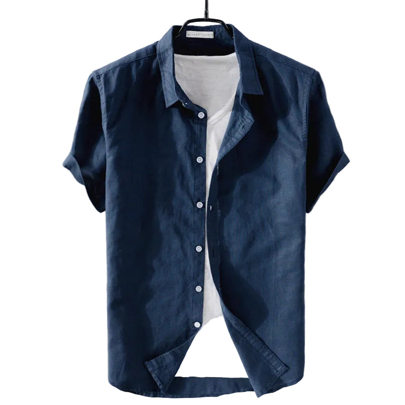 Herrskjorta med korta ärmar för sommarbruk, som ger en bekväm och stilren vardagslook.