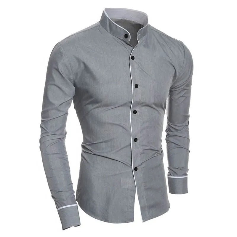 Stilren vit herrskjorta slim fit i polyester, långärmad med klassiska knappar