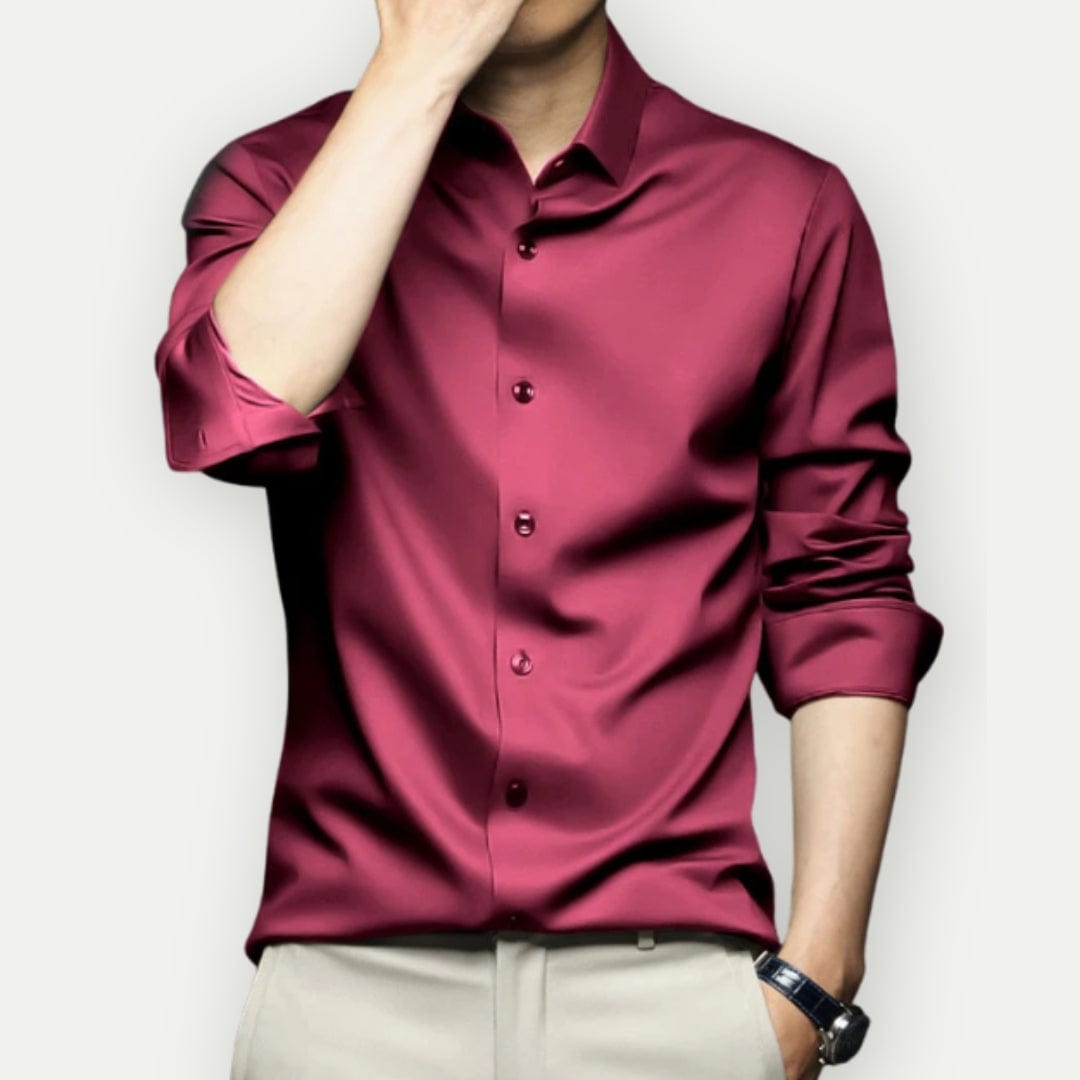 Elegant herrskjorta i slim fit blå färg, perfekt för en modern casual eller kontorslook.