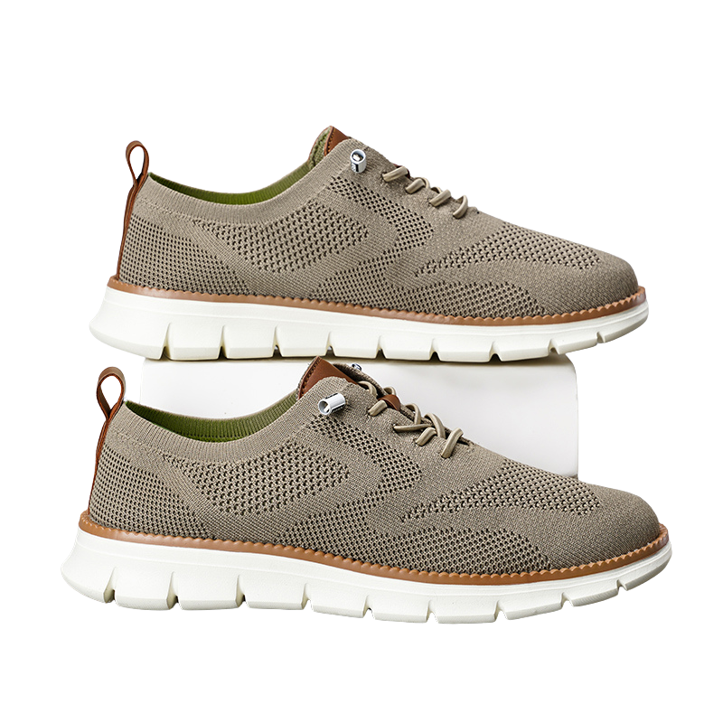 Herrsportskor: Vita, andningsbara casual sneakers med kontrastfärgad sula, perfekta för en aktiv livsstil.