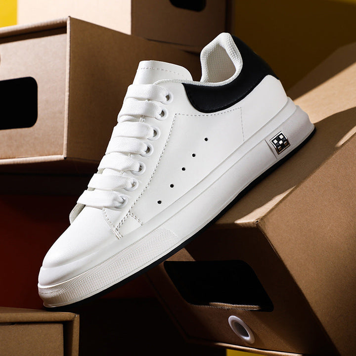 Rena vita herrsneakers lågtopp, minimalistisk och stilren design. Bekväma vardagsskor för alla tillfällen.