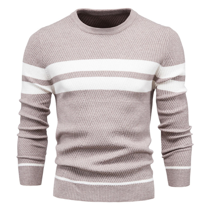 Stilren herrtröja med rund hals. Idealisk för casual herrmode, en skön hösttröja för vardagsbruk.