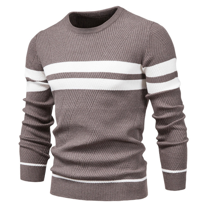 Trendig herrtröja med rund hals. Perfekt hösttröja för en bekväm och stilren casual look.