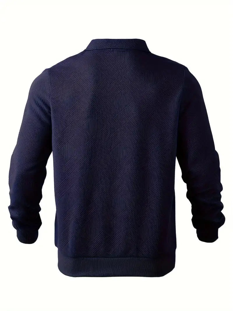 Modern herrtröja i skräddarsydd stil. Rundhalsad design. Idealisk för en elegant look.