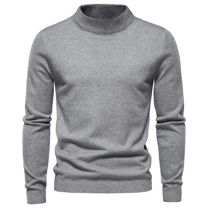 Herrtröja med halvhög krage. Modern varmrutig design, bekväm och snygg för herrmode.