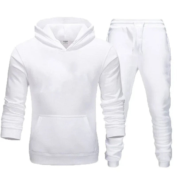 Svart träningsset med huva och byxor i polyester, idealiskt för aktiv träning och herrkläder.