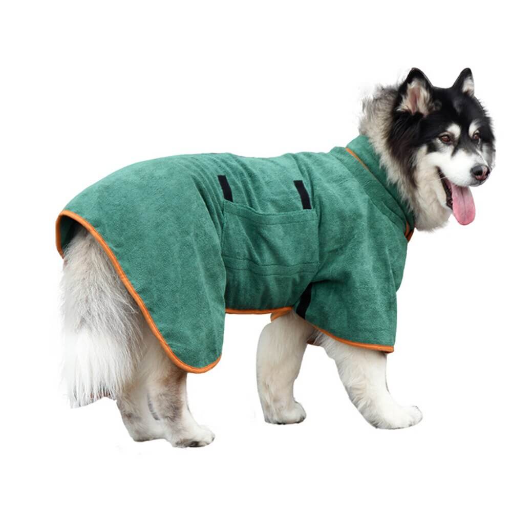 Hundbadrock för snabb torkning av våt hund efter bad. Absorberande mikrofiber för maximal effekt.