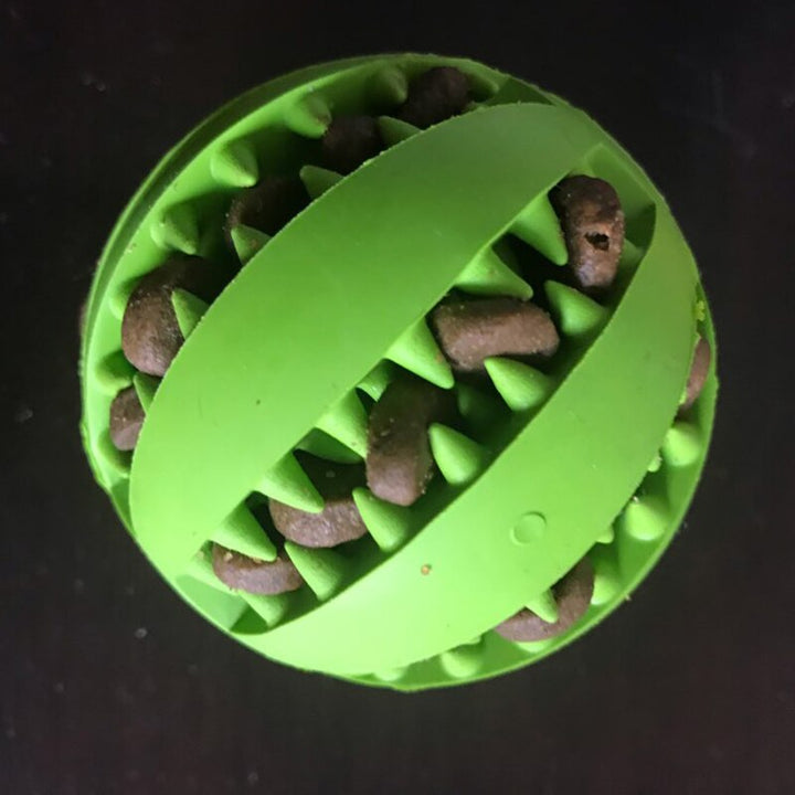 Aktiveringsboll i gummi för hundar. Med godisfack för tandrengöring och rolig mental stimulans.