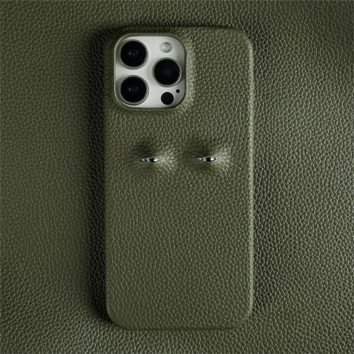 Slitstarkt iPhone 15 Pro fodral med texturerat grepp och komplett mobilskydd mot stötar.
