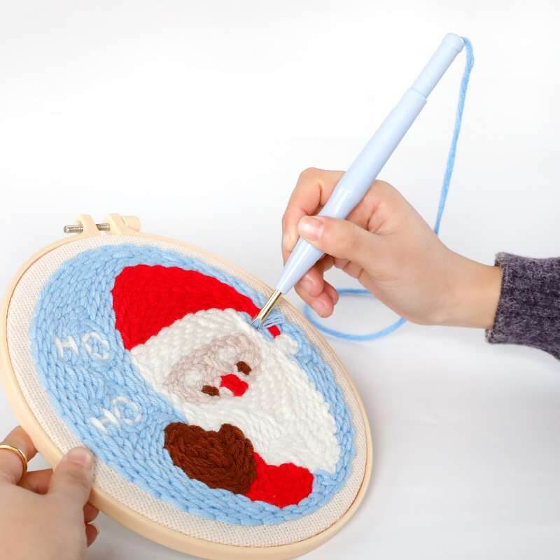 Skapa volym & textur i dina handarbeten med denna justerbara punch nål för 3D-broderi & textilhantverk.