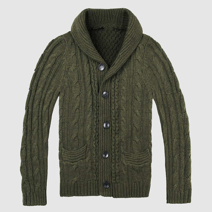 Högkvalitativ herrcardigan med tydlig kabelstickning och sjalkrage. Ett måste för modernt herrmode.