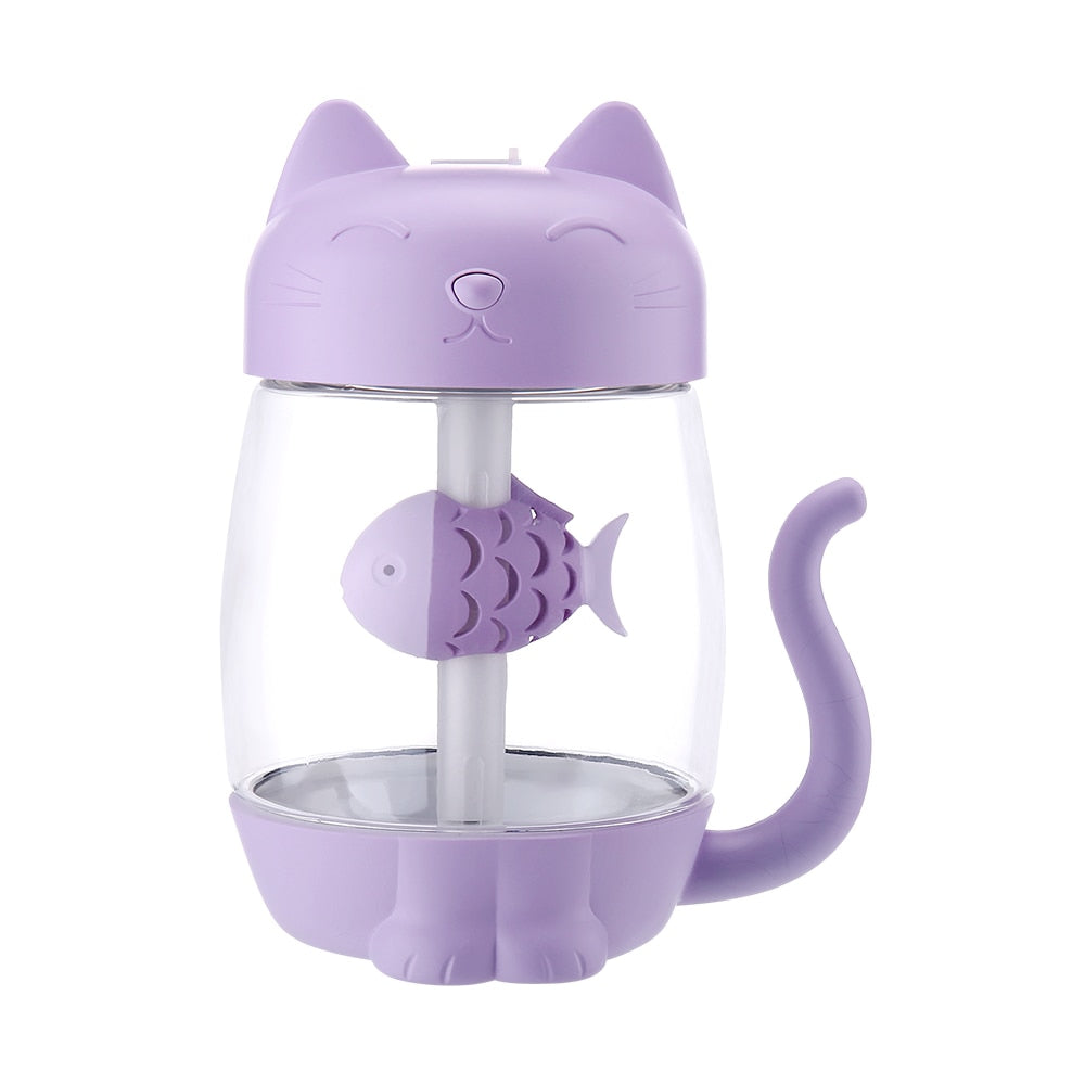 Bärbar katt-gadget: luftfuktare, minifläkt och stämningsfull nattlampa i ett sött paket.