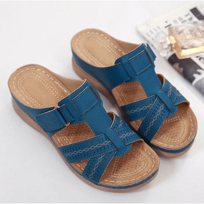Vit kilklackssandal för dam, ergonomisk, med snygg & enkel slip-on design
