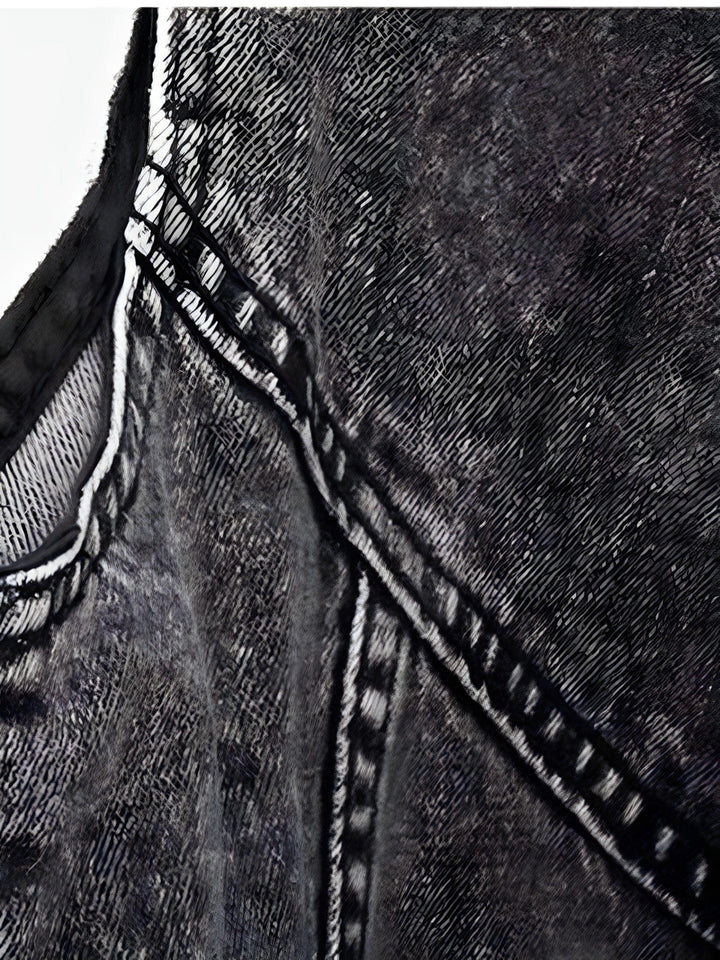 Trendig dam jeansväst i klassisk denim, idealisk för casual vårmode och sommarstil.
