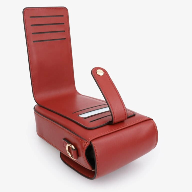 Elegant vardagsväska för kvinnor, kan bäras som axelväska eller crossbody.