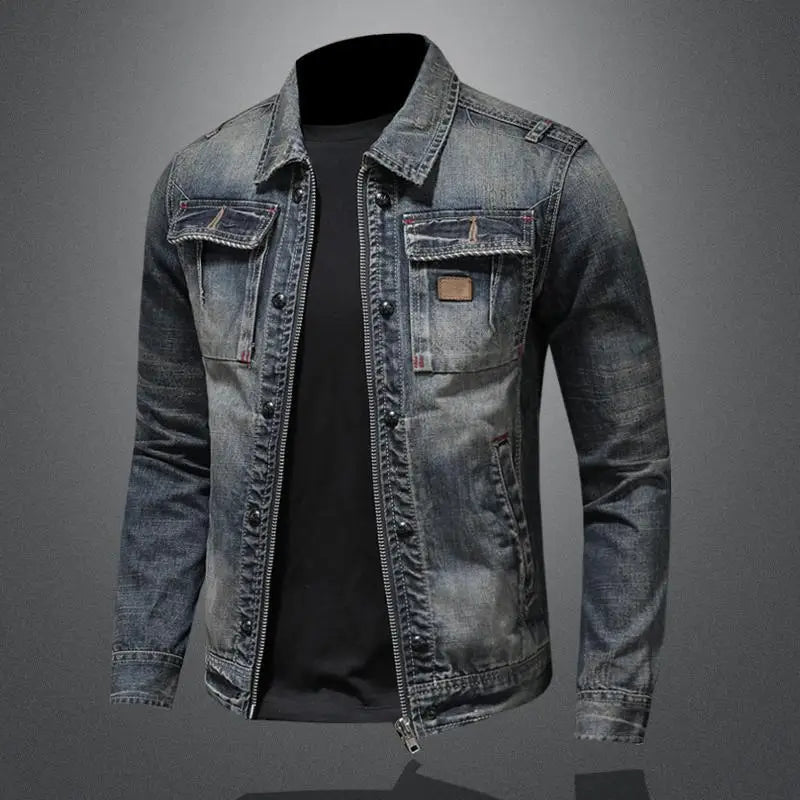 Elegant retro dam denimjacka i klassisk design. Perfekt modeplagg för en vintageinspirerad stil vår & höst.