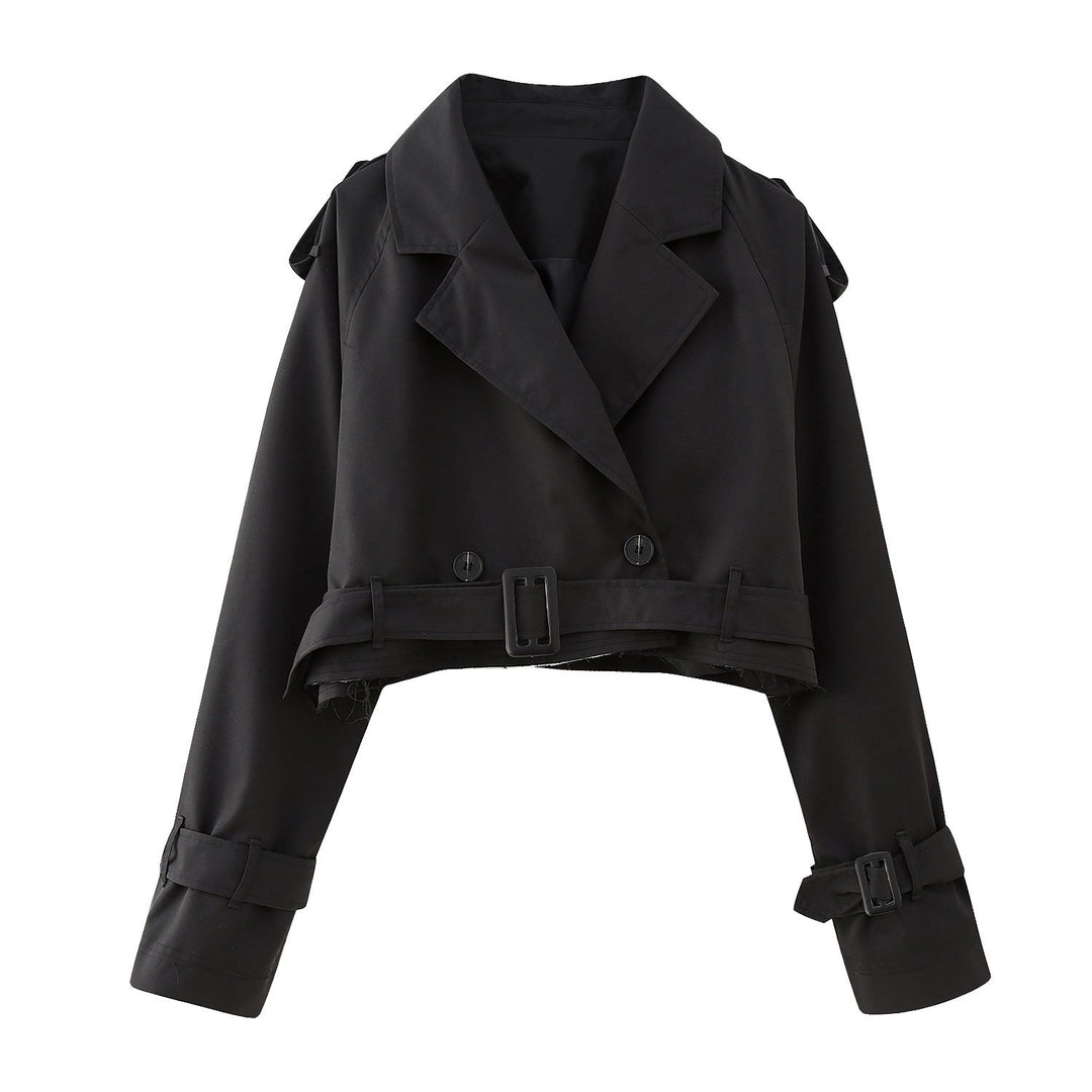 Damernas klassiska trenchcoat, en tidlös kappa i beige. Elegant ytterplagg som passar för våren och hösten.