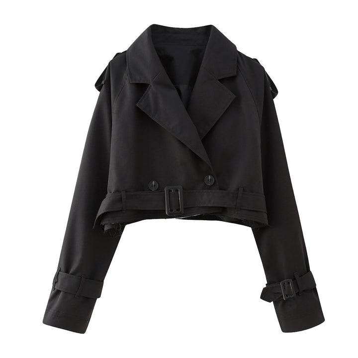 Damernas klassiska trenchcoat, en tidlös kappa i beige. Elegant ytterplagg som passar för våren och hösten.