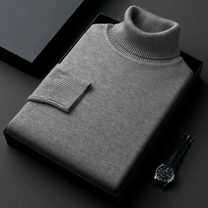 Elegant stickad herr turtleneck tröja, perfekt för stilrent vintermode.