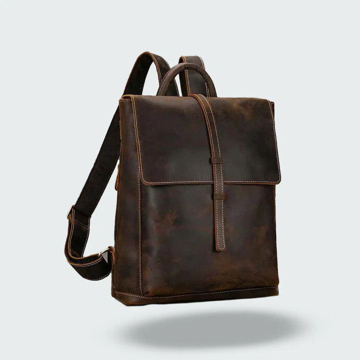 Stilfull herrryggsäck som accessoar för herrmode. Klassisk look för jobb, skola & pendling. Vintage-inspirerad.
