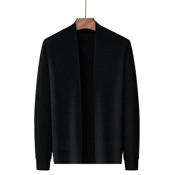 Fullängdsbild av herrblazern, visar dess eleganta fall och skräddarsydda silhuett, perfekt för höstmode.