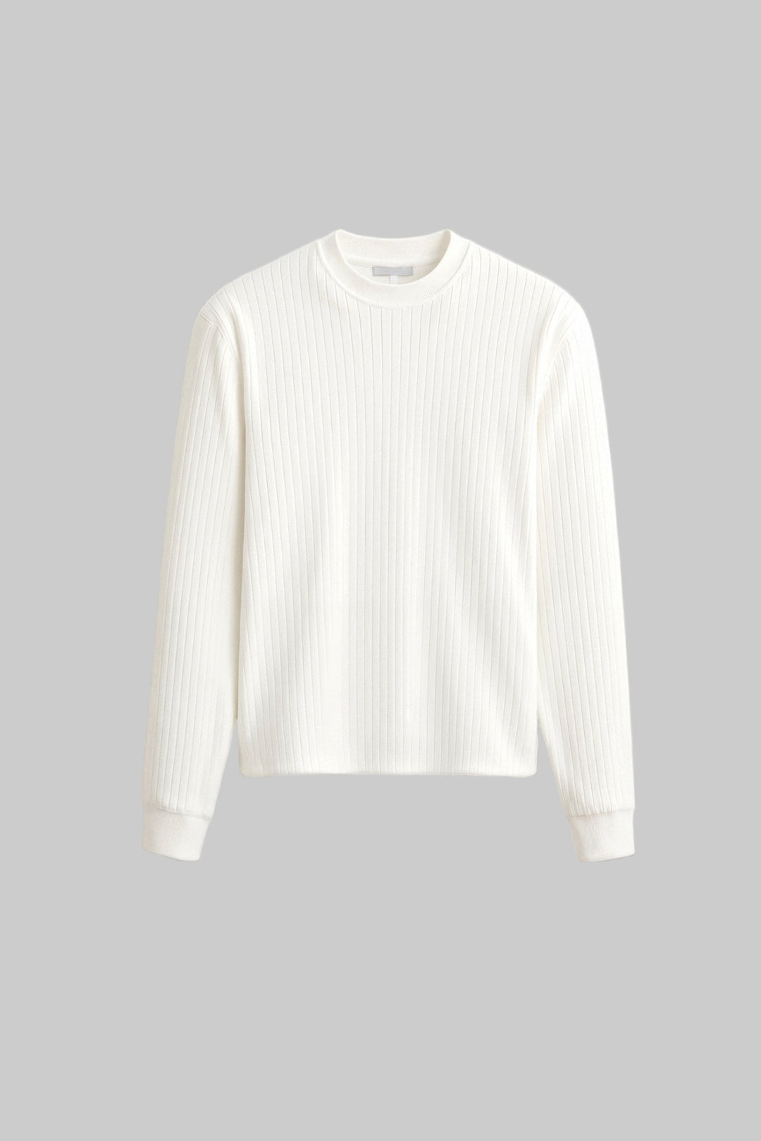 Klassisk ribbad herrtröja i stickat material, perfekt för höst- och vintermode, bekväm vardagslook.