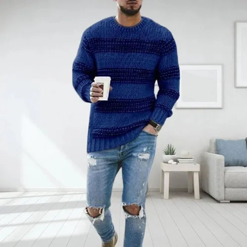 Högkvalitativ stickad herrtröja i tidlös design. Erbjuder komfort och elegans för varje man i klassiskt herrmode.