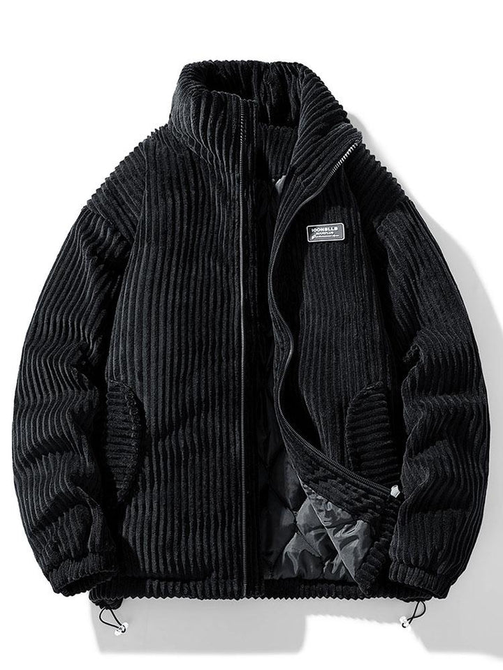 Herrjacka i klassisk stil med slät yta för elegant casual look. Tidlös vår- och höstjacka för moderiktiga män.
