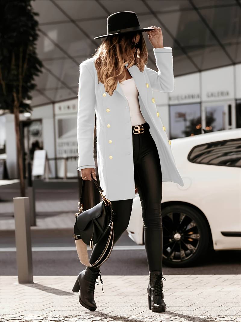 Vit business casual blazer för kvinnor. Mångsidig arbetskläder, idealisk för formella tillfällen.