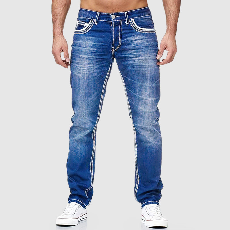 Bekväma vardagsjeans för män i slitstarkt denim. Idealiska för dagligt bruk med sin avslappnade passform.