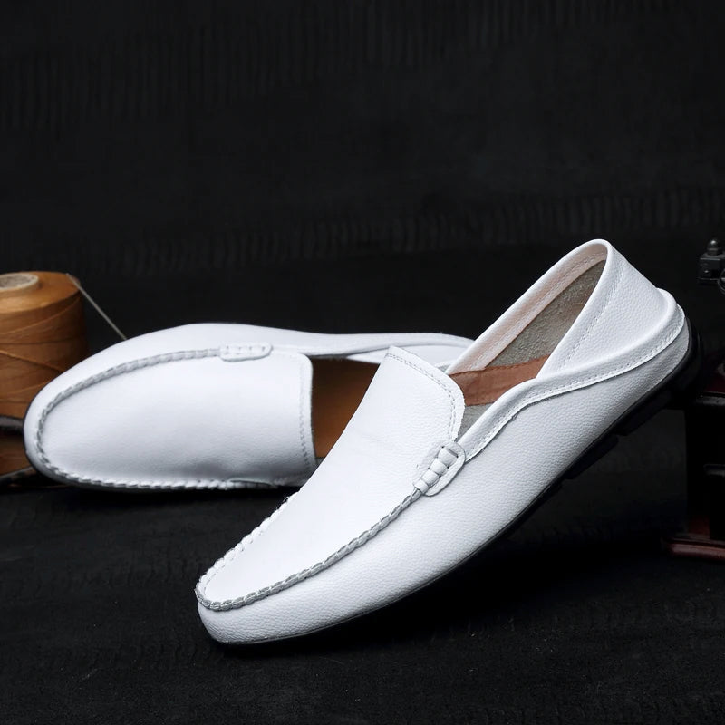 Herrloafers i klassisk design, perfekta för både kontor och ledig fritid med optimal komfort.