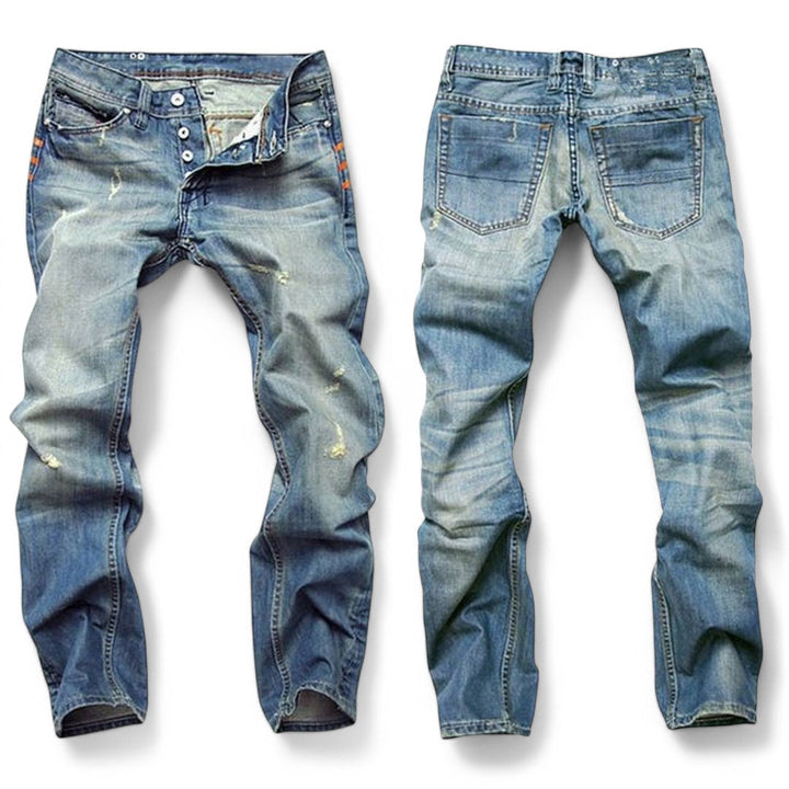 Herrjeans i klassisk stil med normal passform. Dessa bekväma vardagsjeans passar perfekt för en modern, avslappnad look.