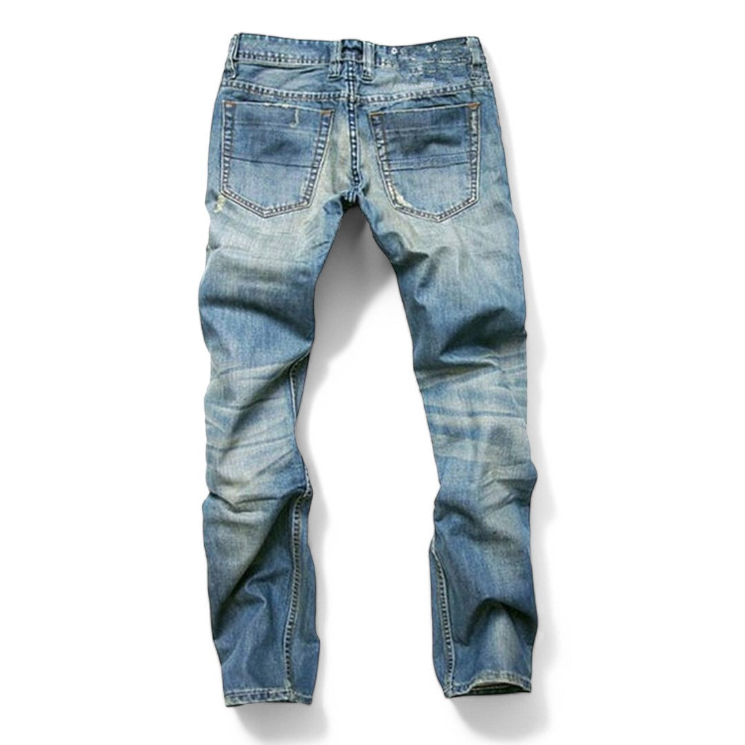 Stilrena herrjeans för dagligt mode. Dessa klassiska jeans med normal passform och flera fickor är bekväma vardagsfavoriter.