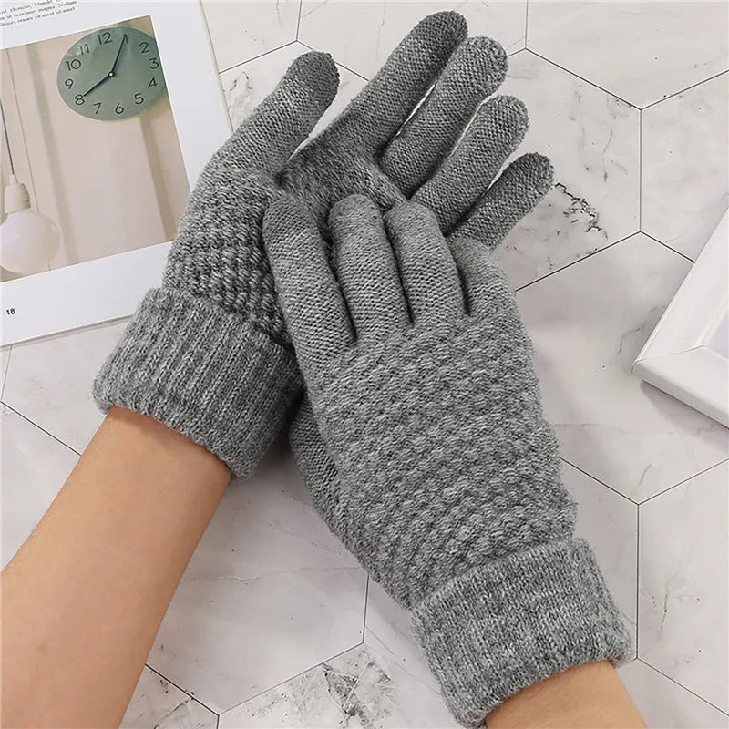 Bekväma unisex vinterhandskar i varmt stickat, med pekskärmsfunktion för alla enheter.