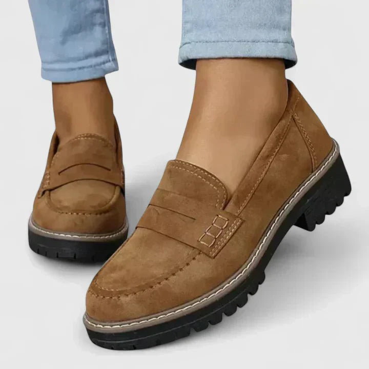 Eleganta loafers för dam, tillverkade för komfort och en sofistikerad look. Perfekta klassiska kvinnorskor.