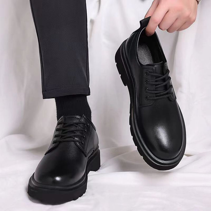 Mode herrskor: Bruna klassiska Oxford skor i premiumläder med detaljerad snörning för en stilig look.