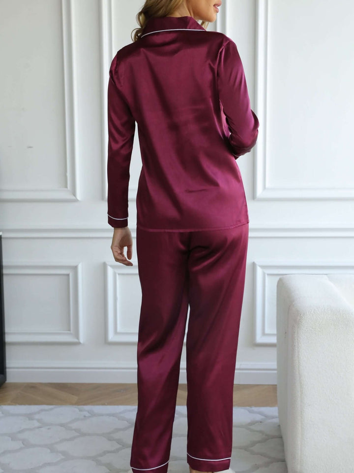Klassisk komfort enfärgad pyjamaset med lång ärm och knappslå - Glowseva