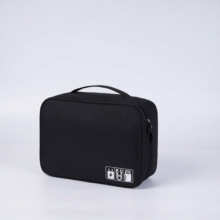 Slitstark bärbar reseorganizer för elektronik. Idealisk för förvaring av laddare och resetillbehör.