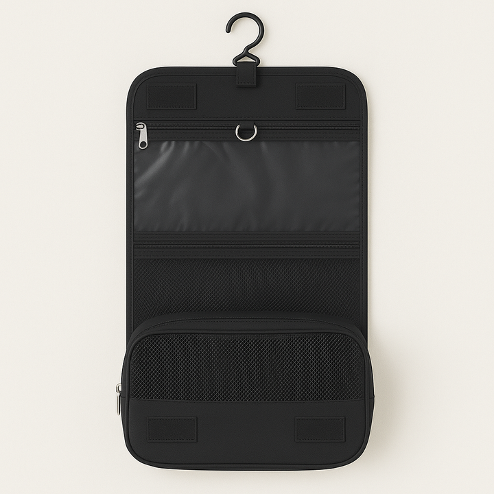 Resenecessär i kompakt design, optimal för badrumsförvaring och smidig packning.