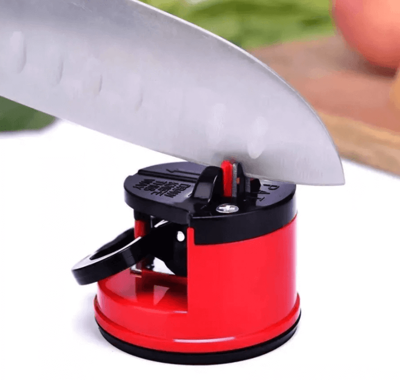 Ergonomisk köksknivslip med kraftfull sugkopp för stabil och enhandsanvändning.