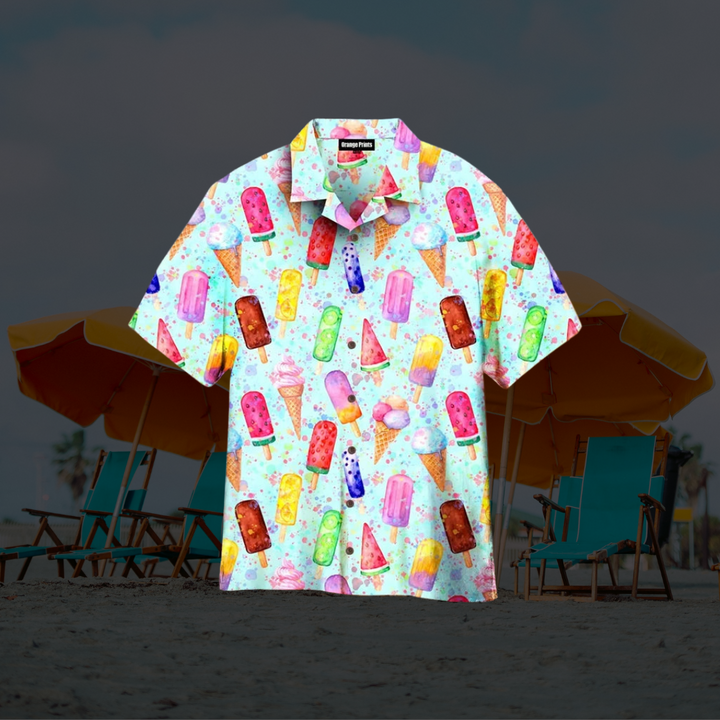 Herrskjorta för sommar, kortärmad med roligt glassmönster. En bekväm sommarskjorta för strand och ledighet.