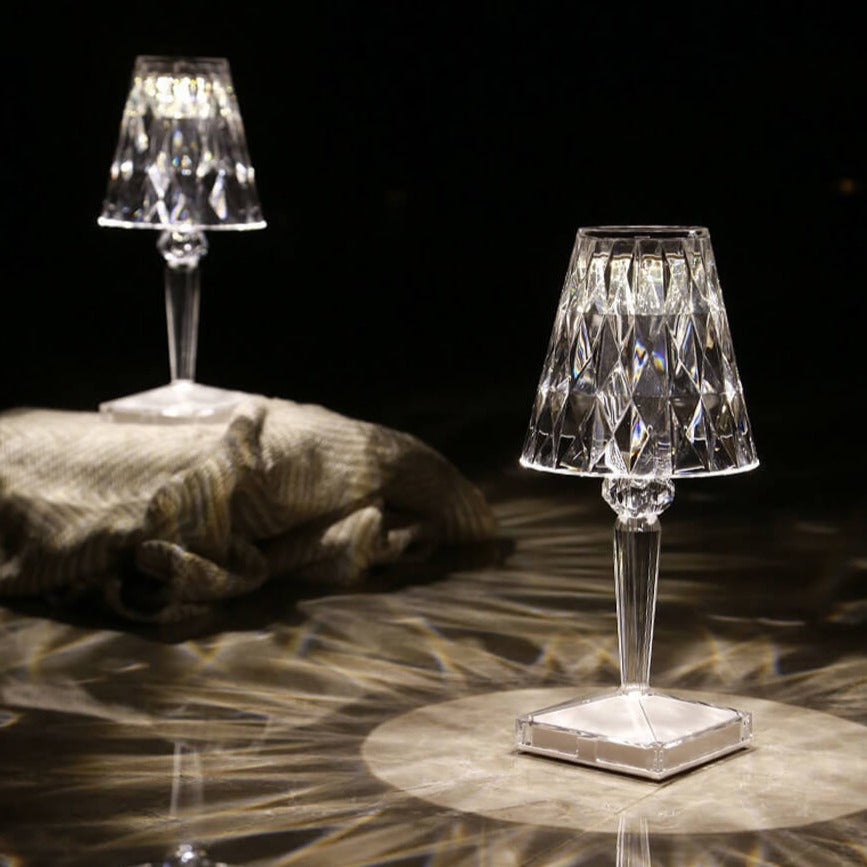 Kristallampa med LED-belysning och touchkontroll. En modern presentidé för hemmet.