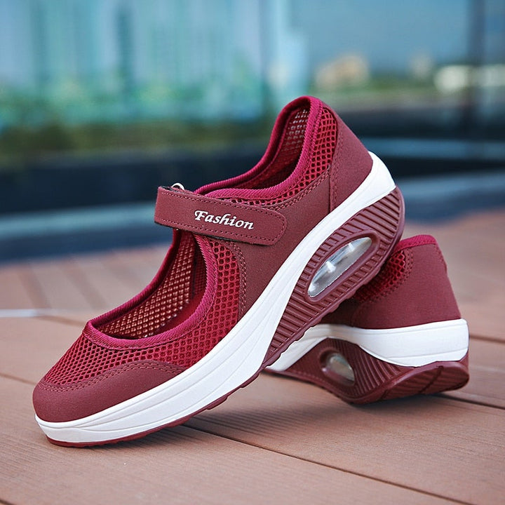 Damsneakers med ortopedisk fotvård, bekväma för vardagsbruk, vit färg