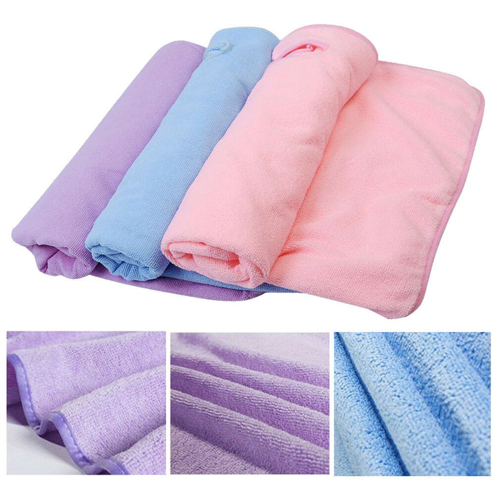 Kvinnors badhandduksklänning i mikrofiber, perfekt för spa och strand, snabbtorkande, bekväm.