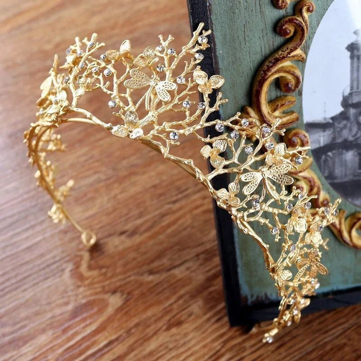 Kvinnors barock guld libell tiara för bröllop med gnistrande strassdetaljer i vintage-stil