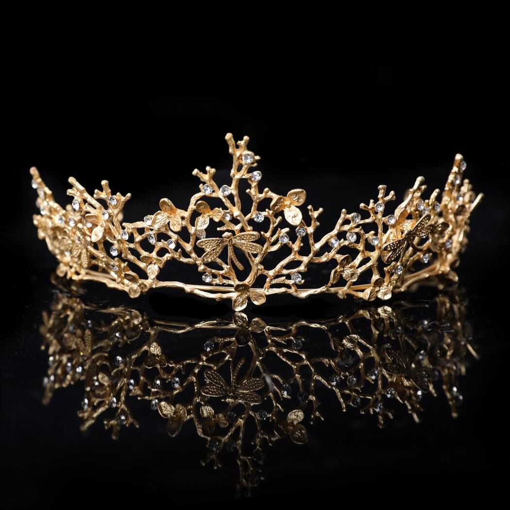 Elegant guld libell tiara, en vintage-krona för brud, med gnistrande strassdetaljer