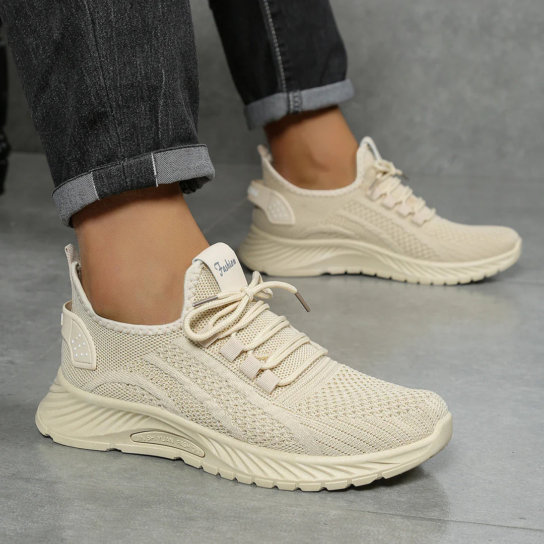 Lätta vårskor för kvinnor. Trendiga och bekväma sneakers, idealiska för casual stil.