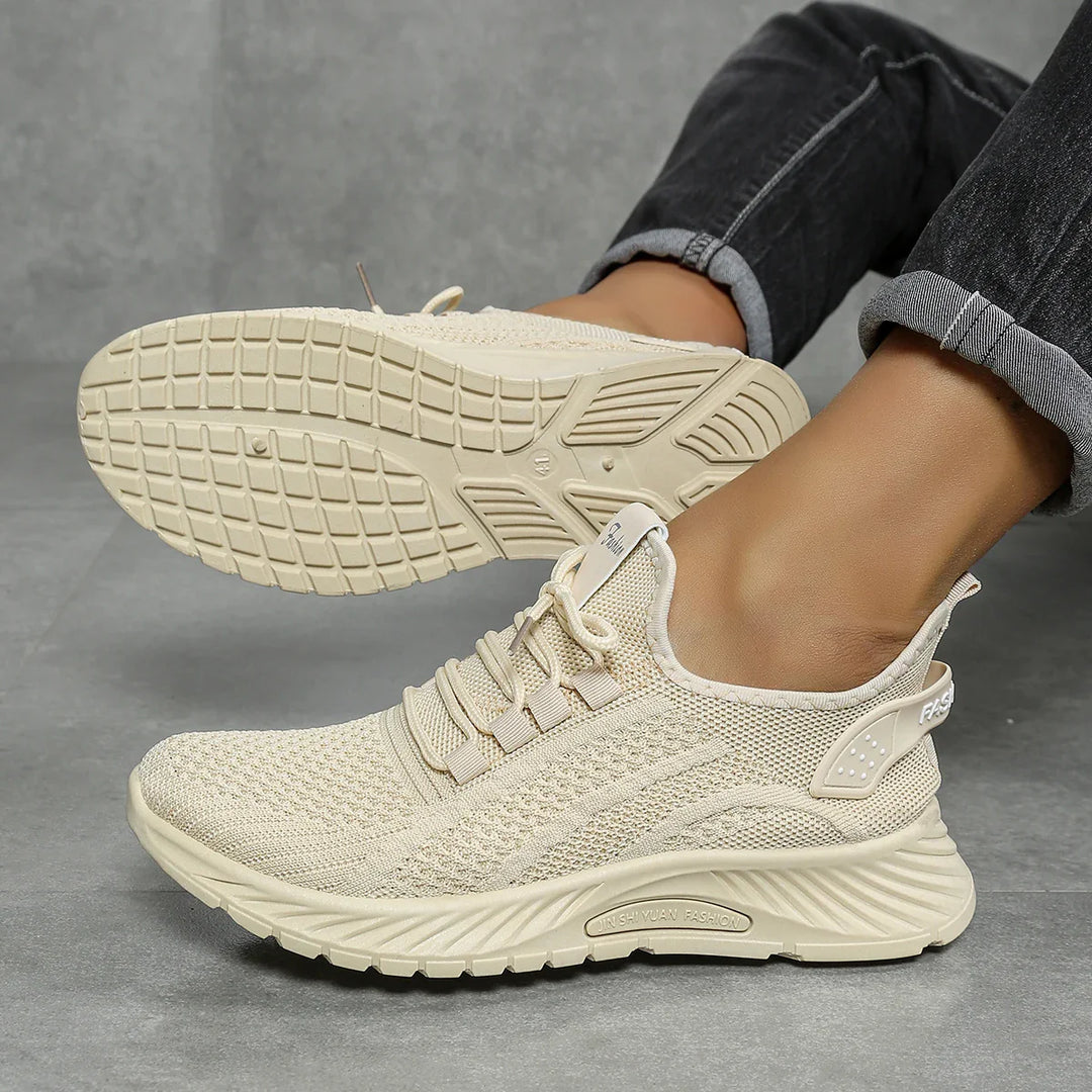 Elegant och funktionell: kvinnors lätta sneakers. Idealisk som vårskor och vardagsskor.