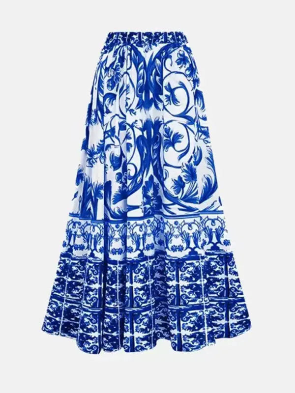 Färgglad blommig kjolbaddräkt för kvinnor. Täckt design, idealisk för sommar & semester.